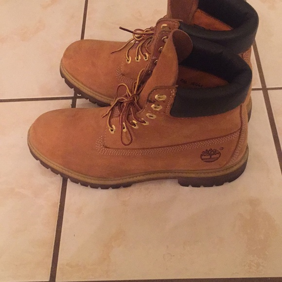 Men’s timberland boots - Picture 3 of 5